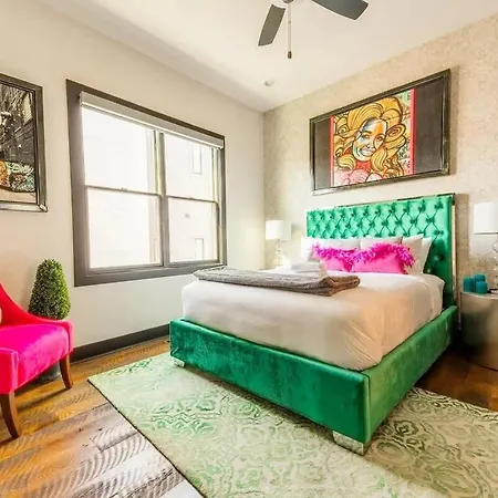 Holiday home Boots & Broadway - 2 Units - Mins To Broadway *