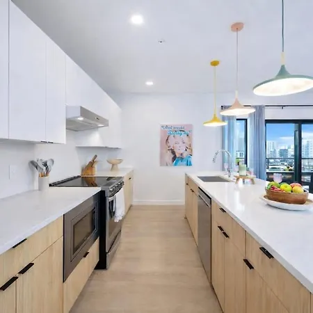 Holiday home Hyve-anthem-private Balconies-walk To Broadway *
