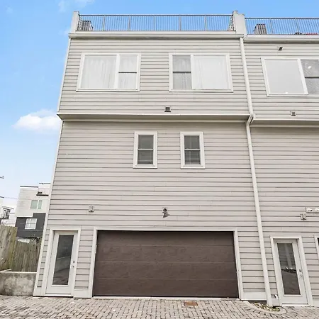 2 Stylish Townhomes W Rooftop Views Near Broadway