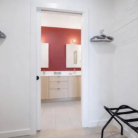 Hyve-anthem-private Balconies-walk To Broadway Holiday home