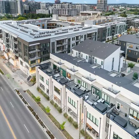 Boots & Broadway - 2 Units - Mins To Broadway