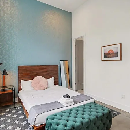 Chic Townhome X3 W Rooftop Views Near Broadway Holiday home *