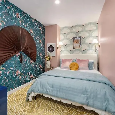 Hyve-anthem-private Balconies-walk To Broadway