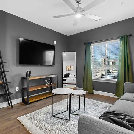 The Legend Petnhouse The Gulch Apartment