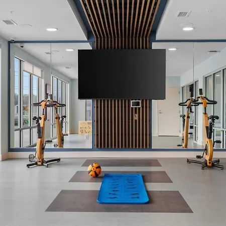 Retreat Pool, Gym, Rooftop Lounge & Free Parking Apartment Nashville