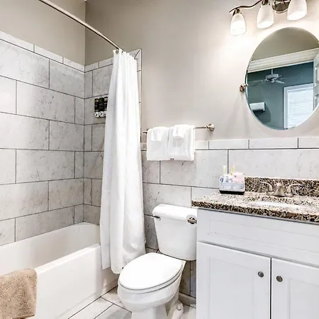 Apartment Bright & Cozy Church Conversion 1br *
