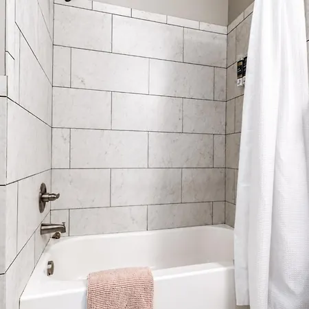Bright & Cozy Church Conversion 1br * Nashville