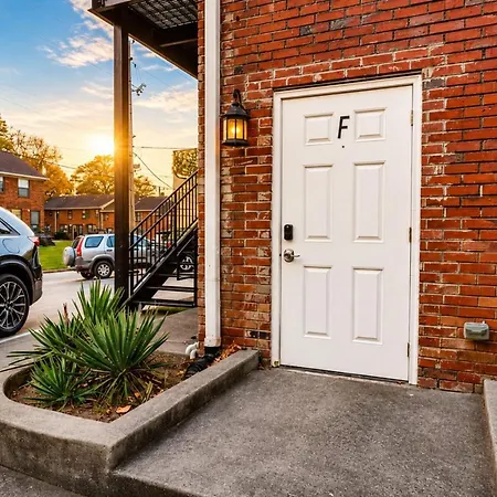 Bright & Cozy Church Conversion 1br Apartment Nashville