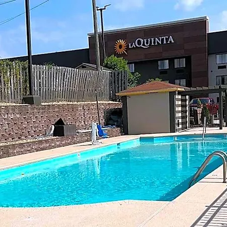 La Quinta By Wyndham Airport 3*