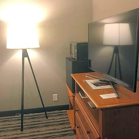 Country & By Radisson, Airport East, Tn 4*