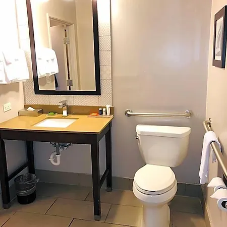Hotel Country & By Radisson, Airport East, Tn 4*
