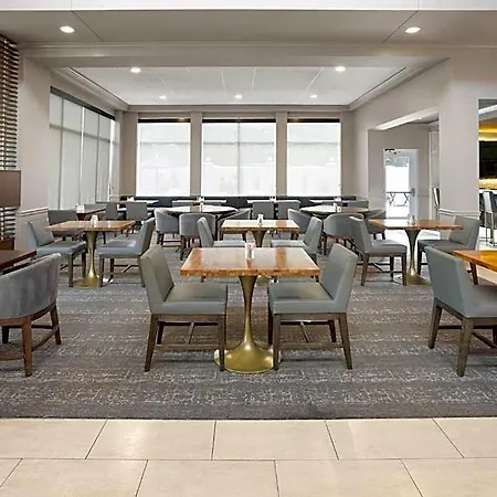Hilton Garden Airport Hotel