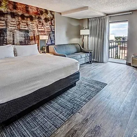 Courtyard By Marriott Vanderbilt West End