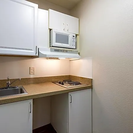 Hotel Hometowne By Red Roof - Airport/briley Pkwy Nashville