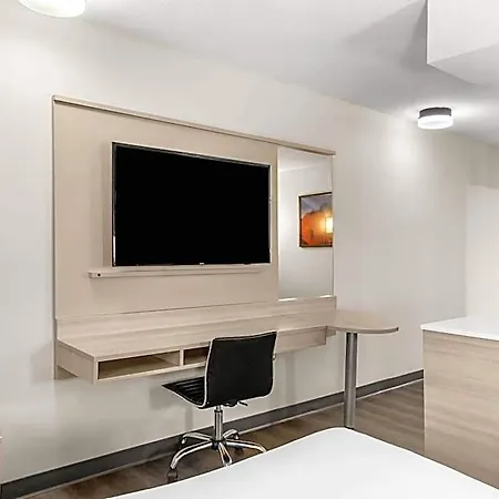 Microtel & By Wyndham Hotel 2*