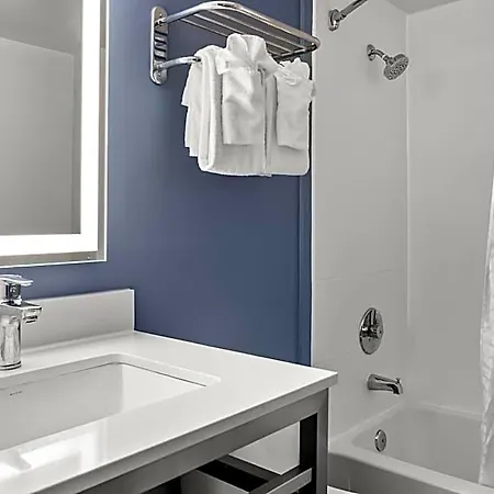 Hotel Microtel & By Wyndham