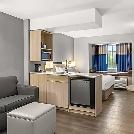 Microtel & By Wyndham 2*