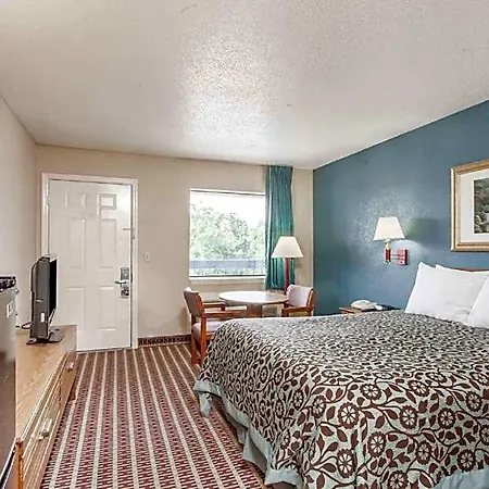 Days By Wyndham N Opryland/grand Ole Opry Motel Nashville