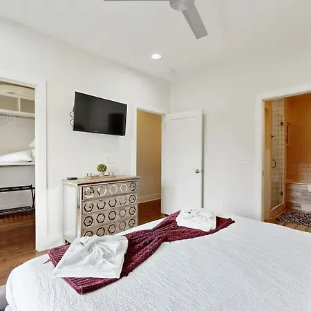 Holiday home Brick Manor Unit A