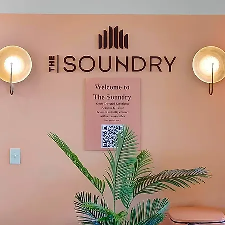 The Soundry Hotel 2*