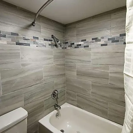 Regency & 2* Nashville