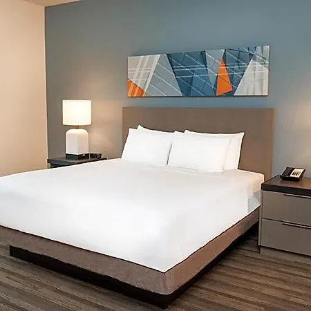 Hyatt House Airport 3*