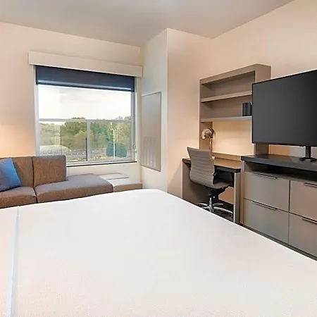 Hyatt House Airport Hotel