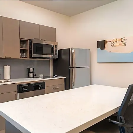 Hyatt House Airport 3*