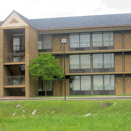 Hotel 6-nashville, Tn - Airport 3*