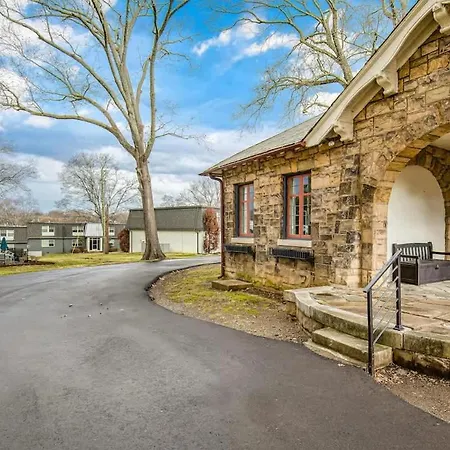 The Howe House * Nashville