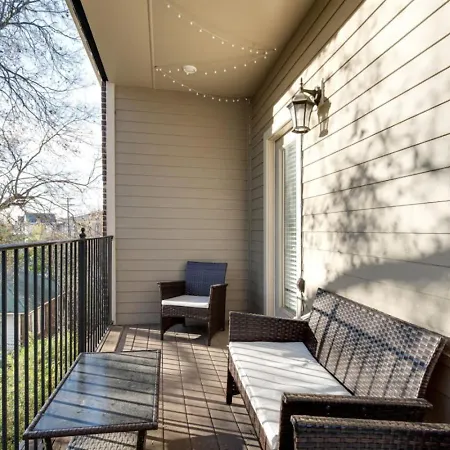 Lipstick & Boots - Luxury 3-level With Private Garage Near Music Row * Nashville