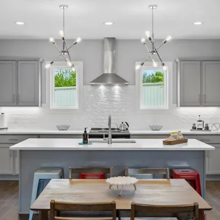 Rhythm & View - Large 4-bedroom Townhome With Private Garage & Dual Balconies Apartment Nashville