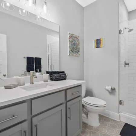 Rhythm & View - Large 4-bedroom Townhome With Private Garage & Dual Balconies Nashville