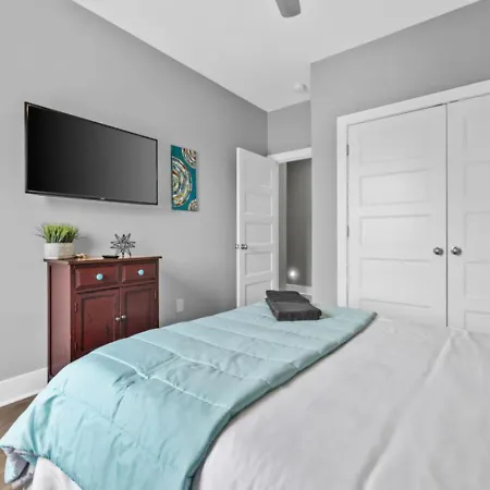 Rhythm & View - Large 4-bedroom Townhome With Private Garage & Dual Balconies * Nashville
