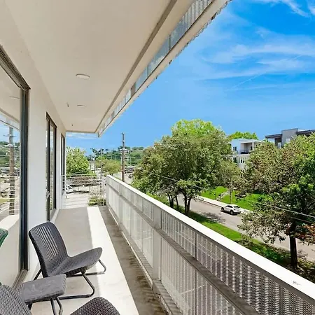 Illume Penthouse Holiday home Nashville