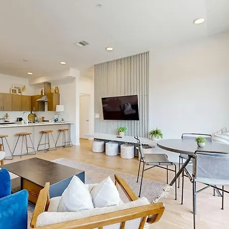 Illume Penthouse Holiday home