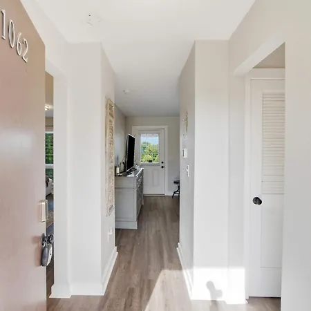1062 Riverfront Apartment *