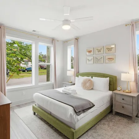 Holiday home Lyric At Cleveland Park Lyric Manor