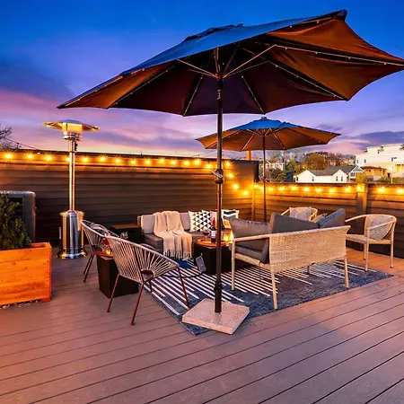 Nash Chic Near Dt Rooftop Luxe Comfort Holiday home