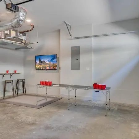 New East Oasis 13beds Roofdeck Free Parking Holiday home Nashville