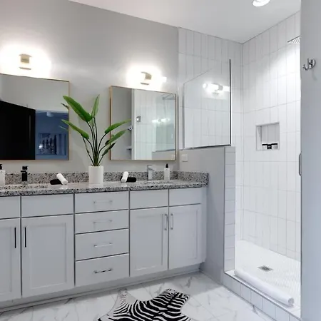 New East Oasis 13beds Roofdeck Free Parking *