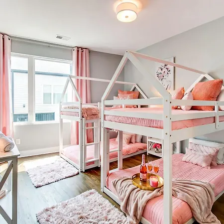 New Dollys Dream 12 Beds Downtown Nash Opry Karaoke Nashville