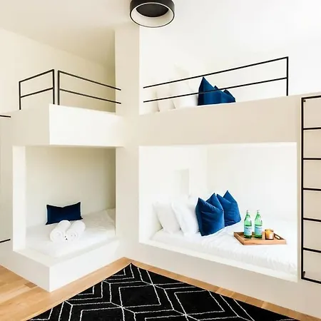 Holiday home Nash Chic Near Dt Rooftop Luxe Comfort *