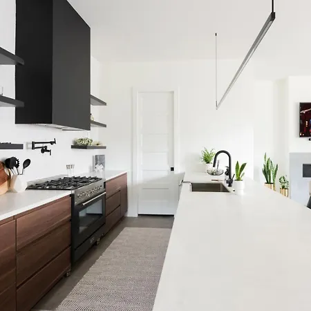 Nash Chic Near Dt Rooftop Luxe Comfort Holiday home
