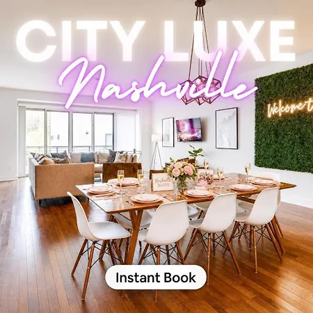 Downtown Luxury - 10 Beds & Free Parking *