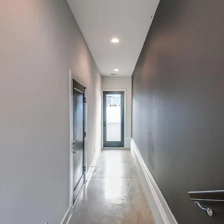 East Nash Lux - 13 Beds & Views * Nashville