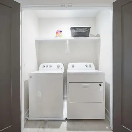 Downtown Luxury - 10 Beds & Free Parking Holiday home Nashville