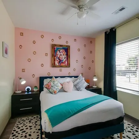 Apartment New 4 Bedroom Near Dt Walk To Restaurants Nashville