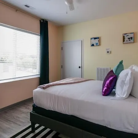 New 4 Bedroom Near Dt Walk To Restaurants Nashville
