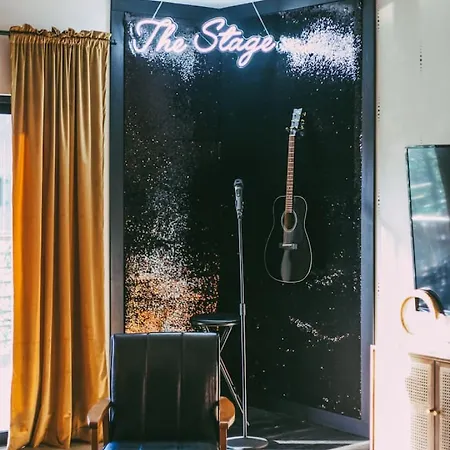 The Stage In Downtown W Pool/gym | Walk To Broadway Holiday home Nashville